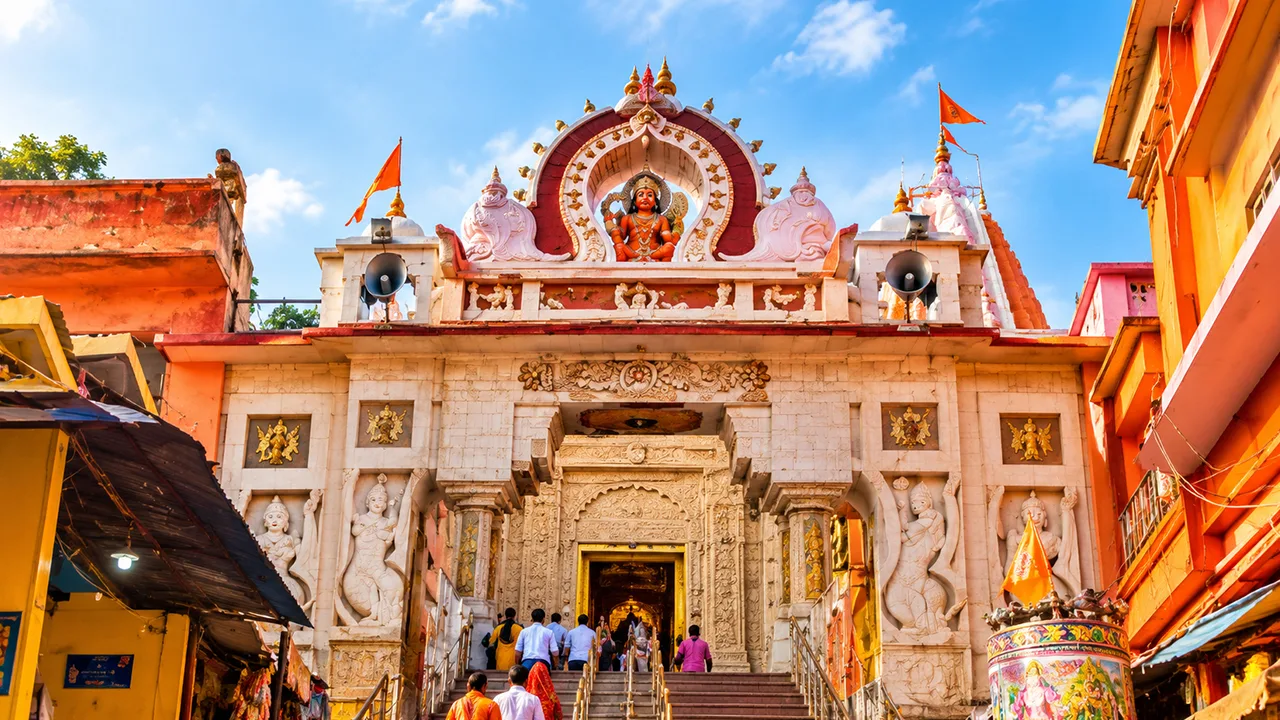 Hanuman Garhi temple near Ayodhya Ram Mandir