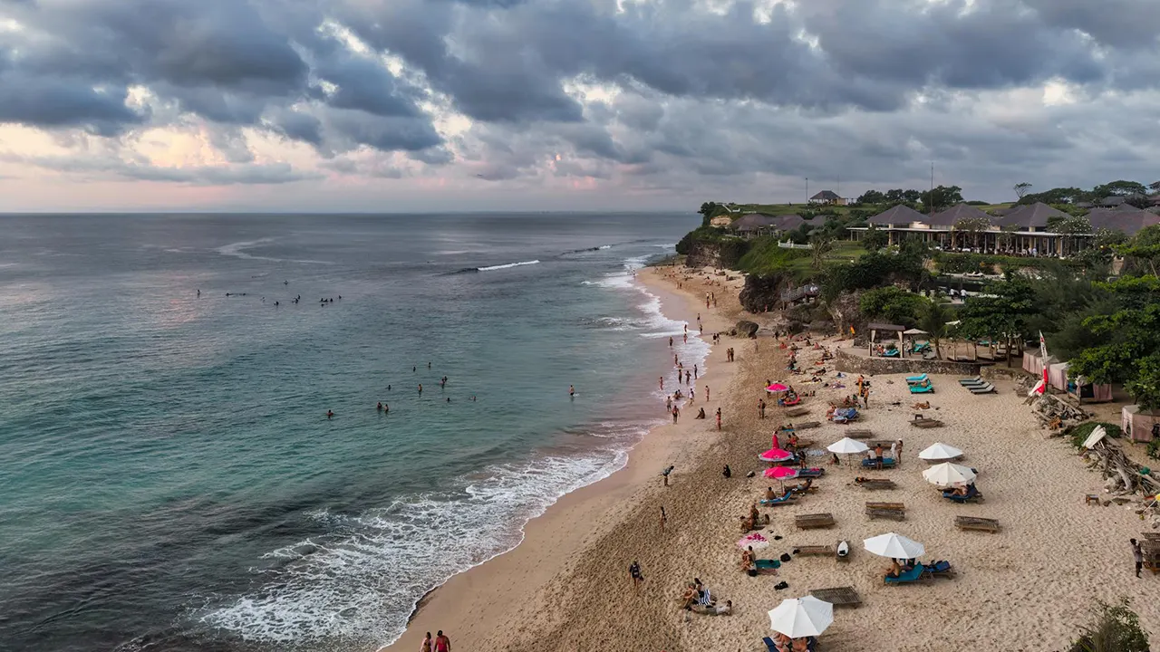 romantic places in bali – nusa dua luxury beaches with calm waters and premium resorts