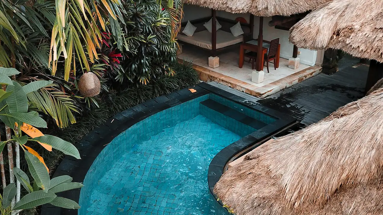 romantic places in bali – private pool villas for honeymoon couples with luxury stay experience