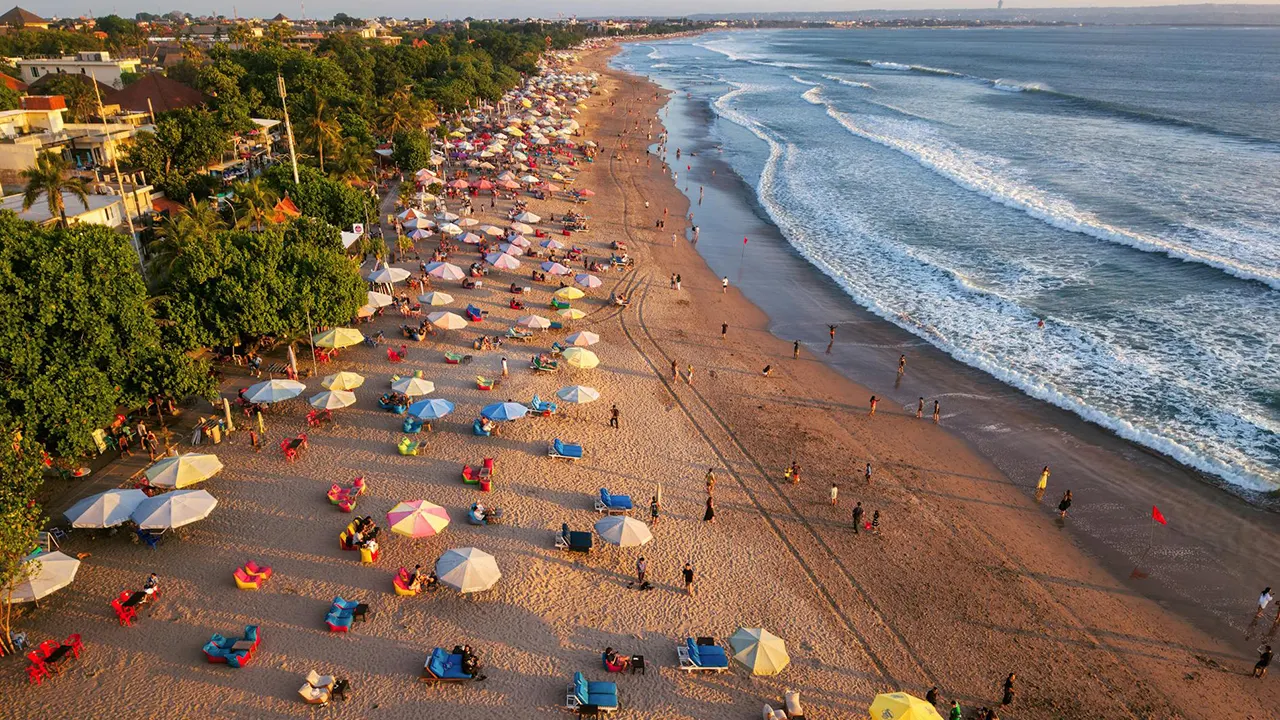 romantic places in bali – seminyak beach sunsets with vibrant nightlife and chic cafes