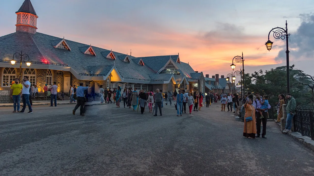 Shimla Ridge and Mall Road sightseeing in Himachal Pradesh