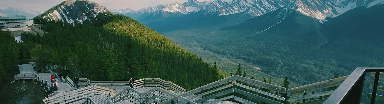Canada tour packages with holidays highlighting nature, culture, and adventure trips