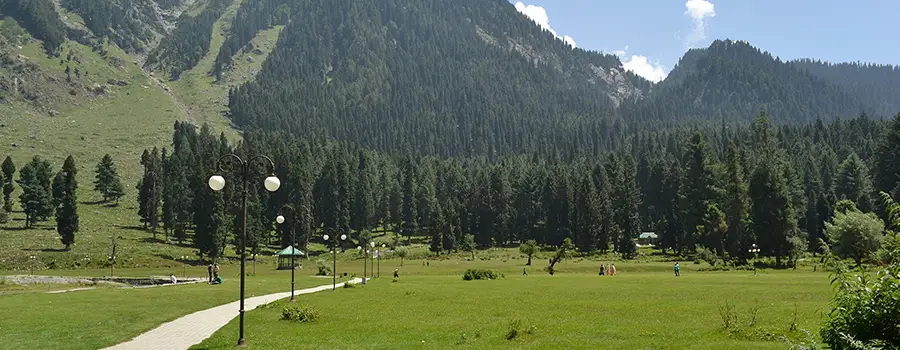 <?php echo Plan Kashmir Holiday with Expert Travel Assistance ?>