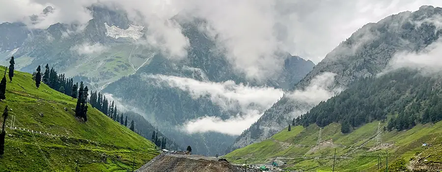 <?php echo Looking For Trusted Kashmir Tour Operator ?>