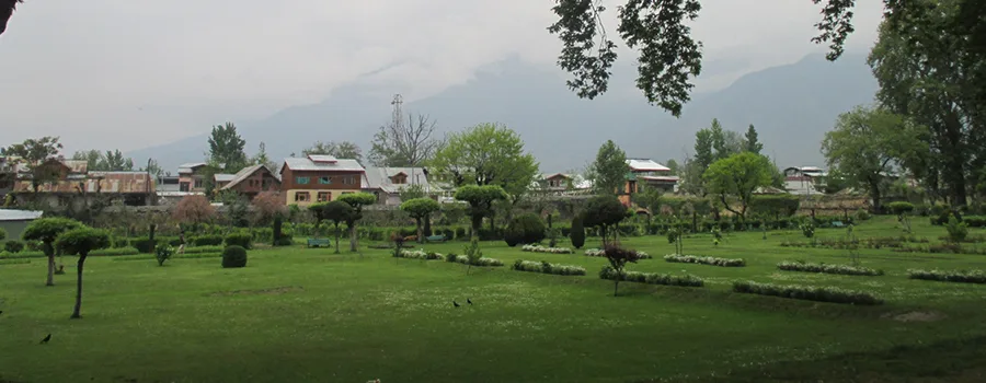 <?php echo Book Gulmarg Private Tour with Luxury Stay ?>