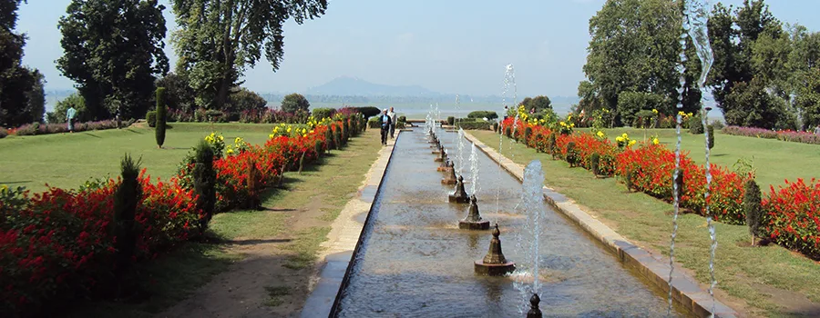 <?php echo Premium Kashmir Scenic Travel Experience ?>