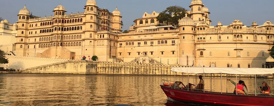 <?php echo Pushkar Lake Tour Package ?>