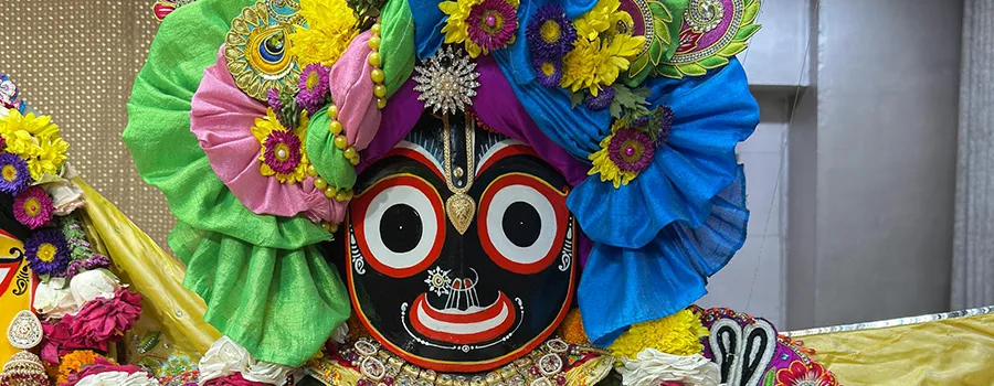 <?php echo Senior citizen Jagannath Puri temple tour with accommodation from Jamui ?>