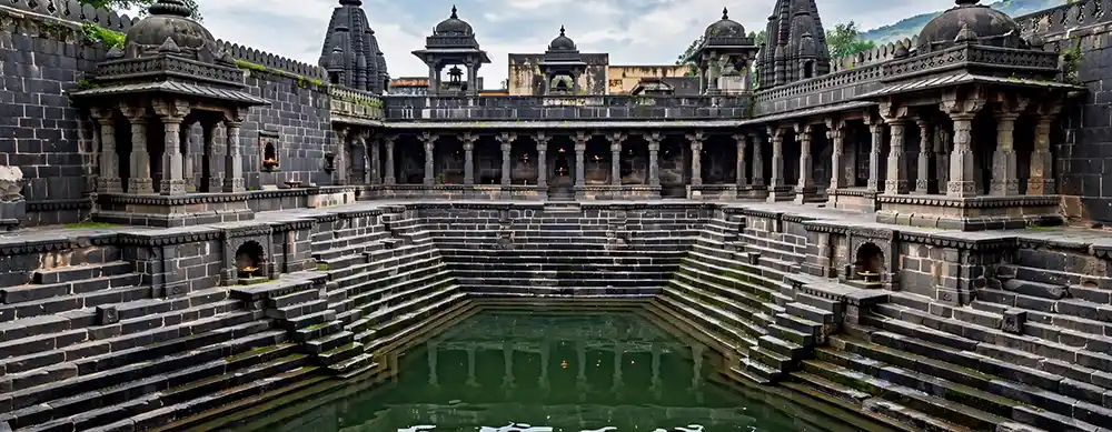 <?php echo Trimbakeshwar Darshan for parents and children with assistance ?>