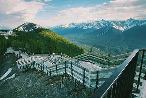 Canada mountains lakes cities natural beauty tourism travel destination