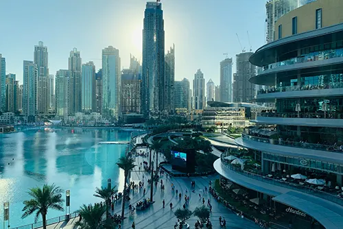 Dubai Mall shopping entertainment aquarium tourism travel destination