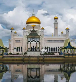 Brunei Tour Packages – Explore Royal Heritage and Tranquil Beauty in Asia
