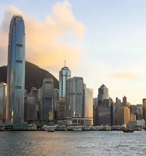 Hong Kong Tour Packages – Explore Skyline Views and Vibrant City Life in Asia
