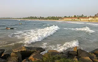 Scenic Sri Lanka tour package from Jaffna to Bentota Trincomalee coastal travel