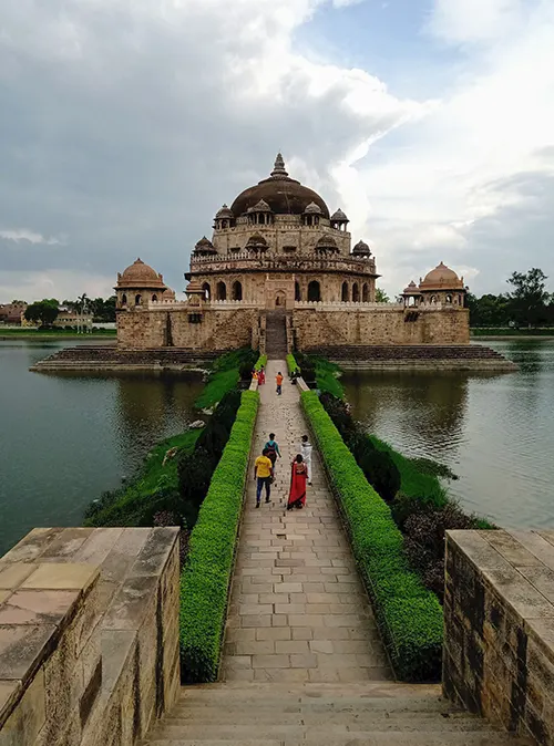 Iconic landmarks and historic sites in Bihar promoting heritage tourism and cultural exploration