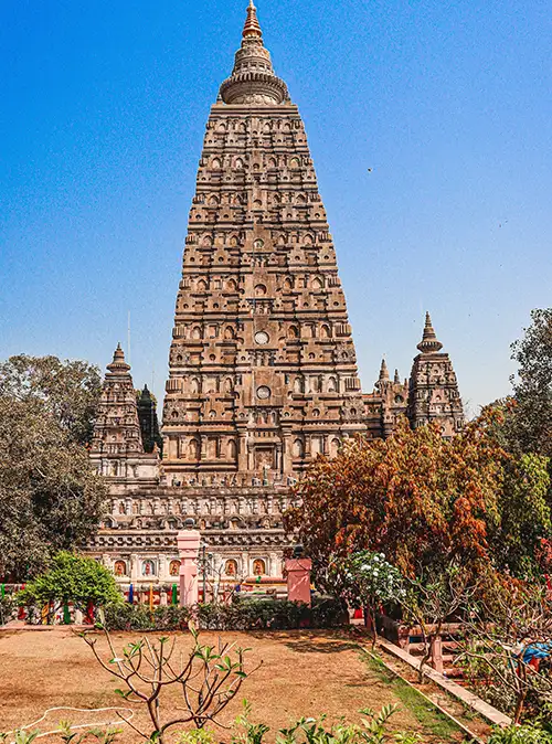 Devotees visiting famous temples in Bihar for spiritual travel and divine peace