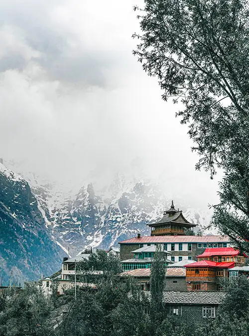 Himachal Pradesh travel showcasing scenic mountains, valleys and peaceful Himalayan holiday landscapes