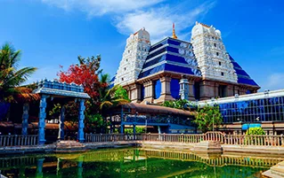 Karnataka city travel tour showcasing Bangalore gardens palaces and cultural heritage attractions