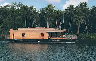 Kerala tour covering Kochi, Munnar, Thekkady, and Alappuzha backwaters