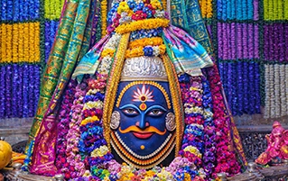 Sacred Mahakaleshwar temple darshan tour in Madhya Pradesh spiritual travel experience