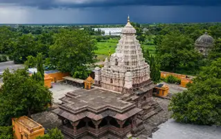 Maharashtra Jyotirlinga circuit tour packages covering sacred temples and spiritual travel route