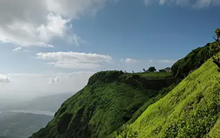 Maharashtra travel packages from Mumbai to Mahabaleshwar Pune with scenic heritage trip