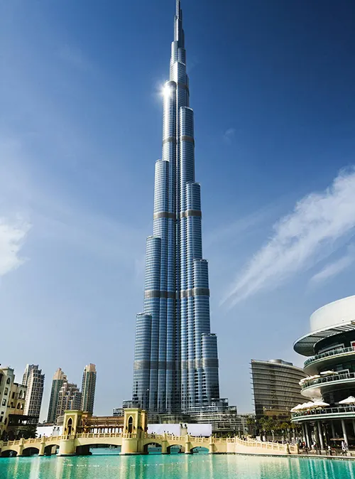 Tourism guide showcasing Dubai's world-famous attractions, landmarks, and modern wonders
