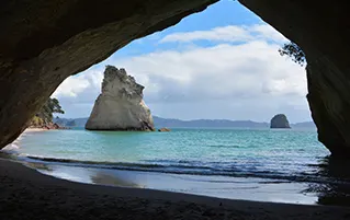 New Zealand tour package covering Auckland, Rotorua, Wellington, Queenstown and Milford Sound highlights